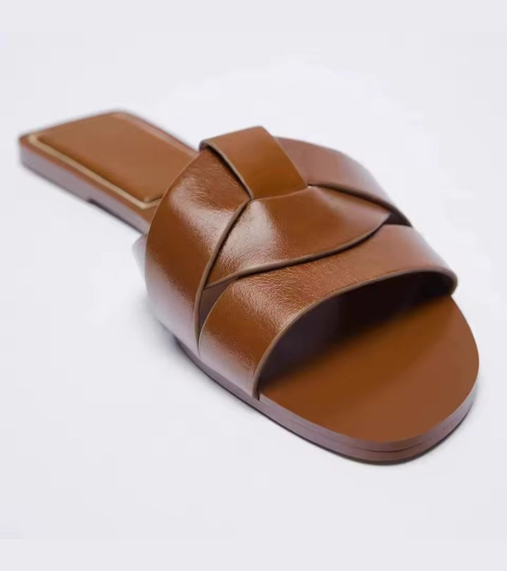 ZABA | Sandali Bassi con Eleganza Intrecciata